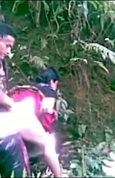 Jungle ke andar desi randi ki chudai