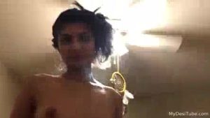 London me pakistani ladki ka sexy blowjob